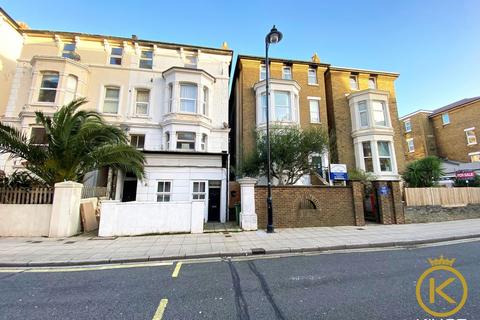 2 bedroom ground floor flat to rent, Osborne Road, Southsea