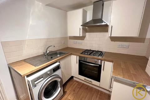 2 bedroom ground floor flat to rent, Osborne Road, Southsea