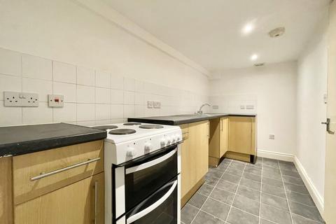 2 bedroom flat to rent, Margate