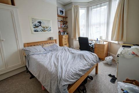 4 bedroom terraced house to rent, Park Road, Exeter