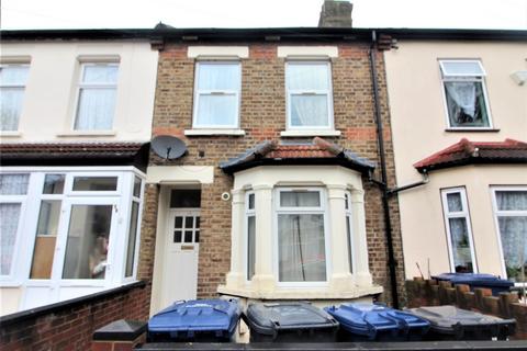 2 bedroom ground floor flat to rent, Queens Road, Southall