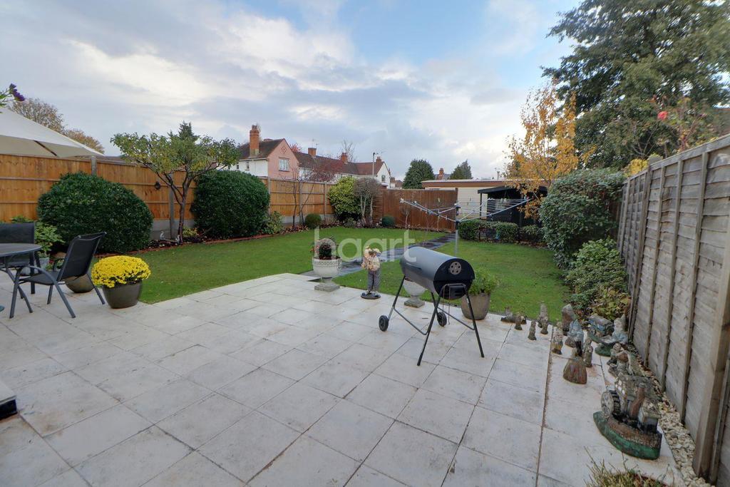 Ellington Park, Maidenhead 3 bed semidetached house £410,000