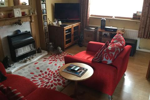 2 bedroom terraced house to rent, Strathmore Avenue
