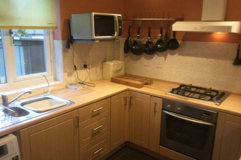 2 bedroom terraced house to rent, Strathmore Avenue