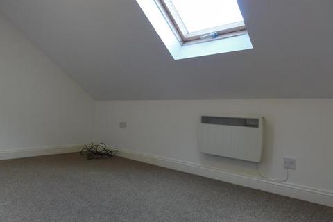 2 bedroom end of terrace house to rent, 7 Moor Court, Bromyard Road, Worcester, Herefordshire, WR6