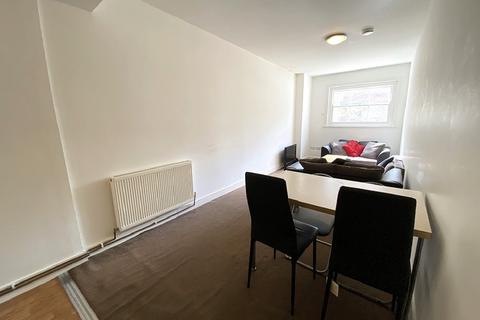 4 bedroom ground floor flat to rent, Queen Street, Portsmouth