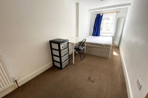 4 bedroom ground floor flat to rent, Queen Street, Portsmouth