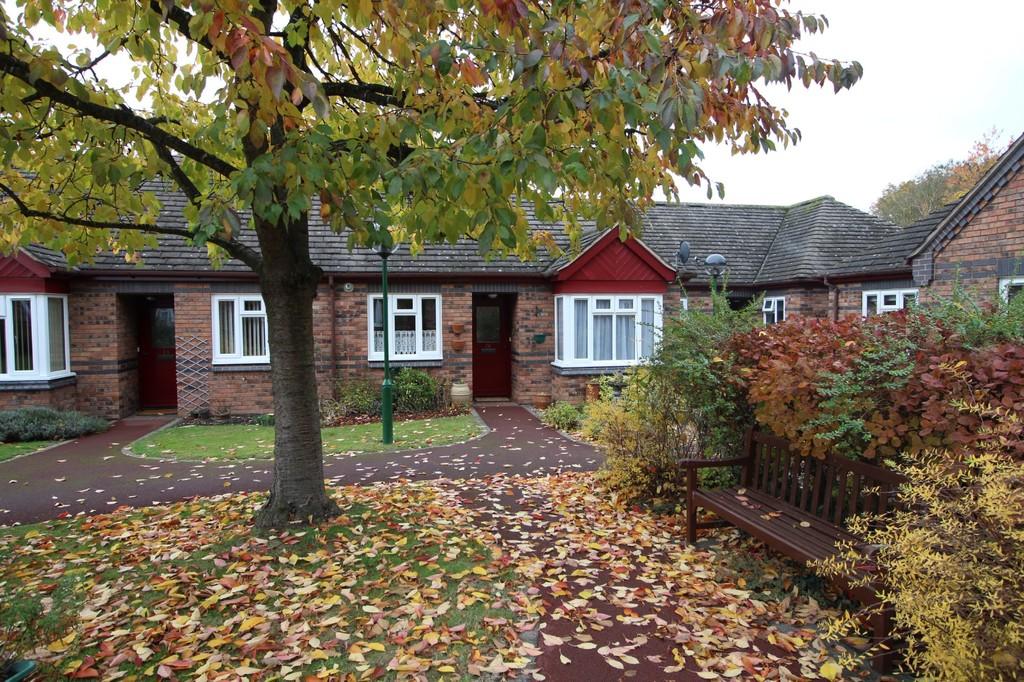 Badger Court, Loughborough 2 bed terraced bungalow £197,500