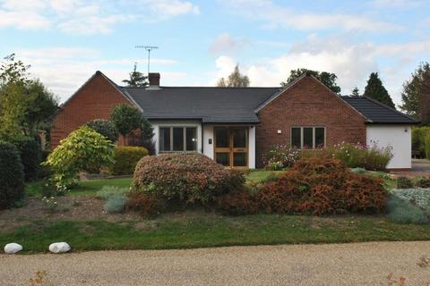 4 bedroom detached bungalow to rent - Thorpe End