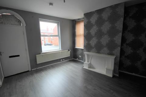 2 bedroom end of terrace house to rent - Woodview Terrace, Leeds, LS11