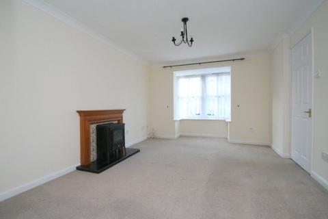 4 bedroom house to rent, Finches Close, Littlehampton, West Sussex