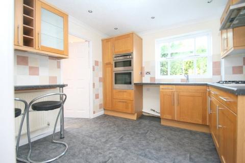 4 bedroom house to rent, Finches Close, Littlehampton, West Sussex