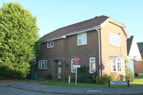 3 bedroom detached house to rent, Acorn Close, The Dell, Angmering