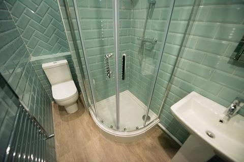 3 bedroom terraced house to rent, Meadow View, Hyde Park, Leeds LS6 1JQ