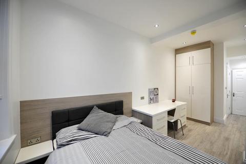 3 bedroom apartment to rent, Blenheim Terrace, University, Leeds