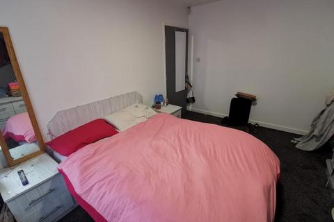 3 bedroom terraced house to rent - Mayville Avenue, Hyde Park, Leeds LS6 1NQ