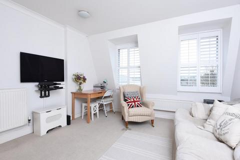 2 bedroom apartment to rent, Castlegate,  Richmond,  TW9