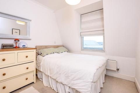 2 bedroom apartment to rent, Castlegate,  Richmond,  TW9