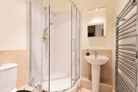 2 bedroom apartment to rent, Castlegate,  Richmond,  TW9