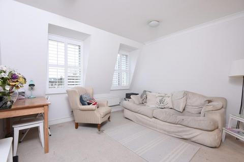 2 bedroom apartment to rent, Castlegate,  Richmond,  TW9