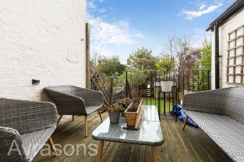 undefined, LORRIMORE SQUARE, KENNINGTON