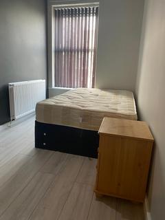 3 bedroom flat to rent, Blackpool Road, Preston PR2