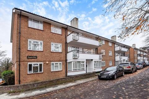2 bedroom flat to rent, Stonegrove, Edgware, HA8
