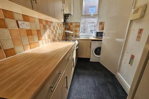 undefined, Meadow View, Hyde Park, Leeds LS6 1JQ