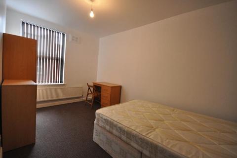 2 bedroom terraced house to rent, Harold Road, Hyde Park, Leeds LS6 1PR