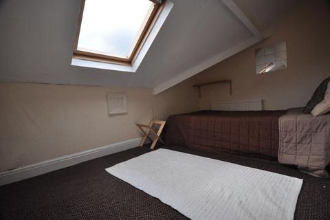 undefined, Hessle Road, Hyde Park, Leeds LS6 1EH