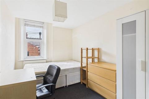 6 bedroom maisonette to rent, Ashleigh Grove, West Jesmond, Newcastle Upon Tyne
