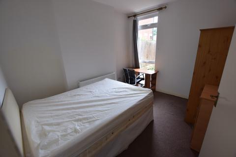 2 bedroom apartment to rent - Divinity Road, Oxford