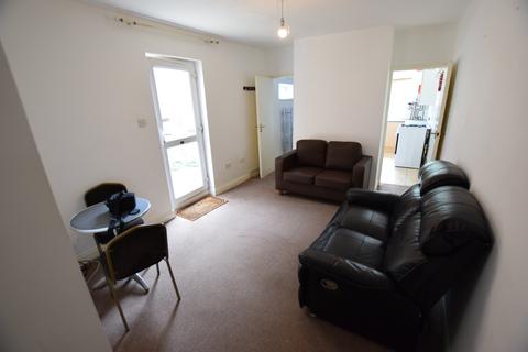 2 bedroom apartment to rent, Divinity Road, Oxford
