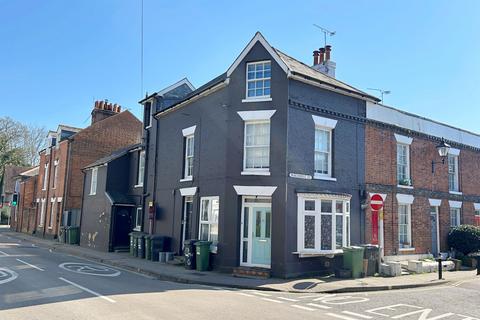 5 bedroom terraced house to rent, Winchester City Centre