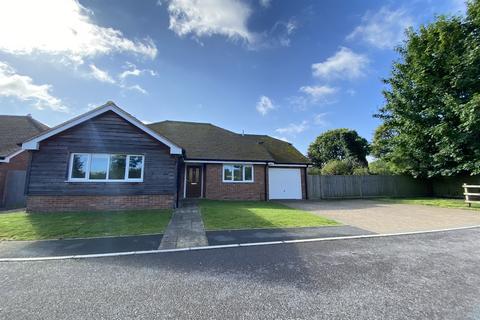 4 bedroom detached bungalow to rent, Upton Grey, Hampshire