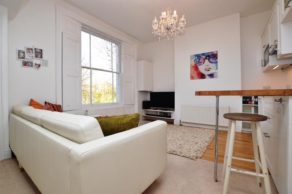 Rye Hill Park Peckham SE15 1 bed flat £1,325 pcm (£306 pw)