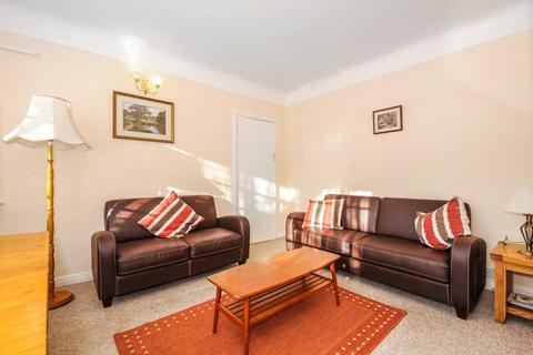 2 bedroom apartment to rent, Holyoake Walk,  East Finchley,  N2