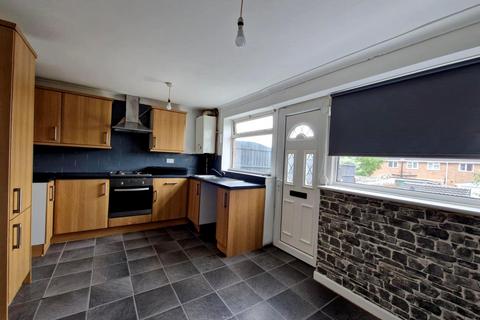 3 bedroom terraced house to rent, Campbell Close, Rugeley, WS15 2PP