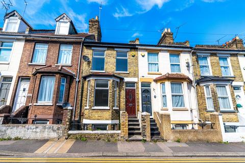 4 bedroom terraced house to rent, Rochester Avenue, Rochester, Kent, ME1