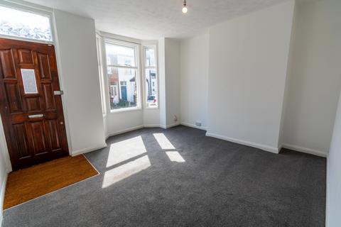 4 bedroom terraced house to rent, Rochester Avenue, Rochester, Kent, ME1