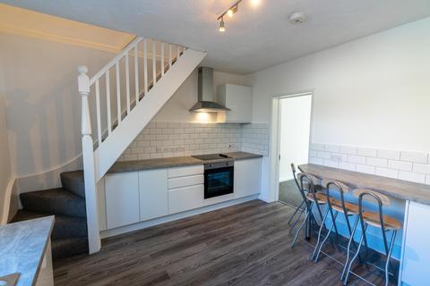 4 bedroom terraced house to rent, Rochester Avenue, Rochester, Kent, ME1