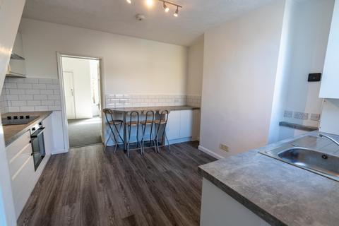 4 bedroom terraced house to rent, Rochester Avenue, Rochester, Kent, ME1