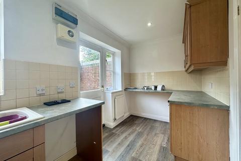 3 bedroom terraced house to rent, Lower Parkstone, Poole