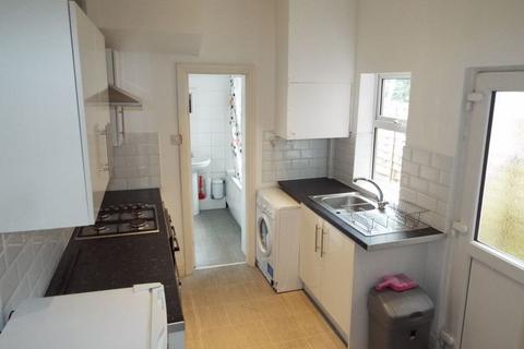 4 bedroom terraced house to rent, Heeley Road, Selly Oak, Birmingham, B29 6EJ