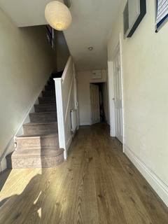 6 bedroom semi-detached house to rent, 63 Wathen Road, CV32 5UY