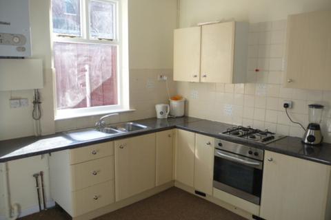 2 bedroom terraced house to rent, Newchurch Street, Castleton OL11