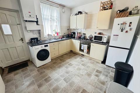 2 bedroom terraced house to rent, Newchurch Street, Castleton OL11