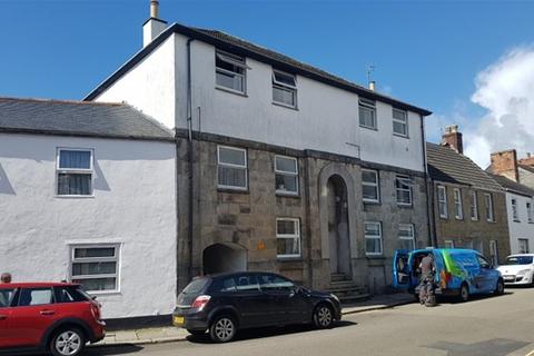 2 bedroom flat to rent, Church Street, Helston