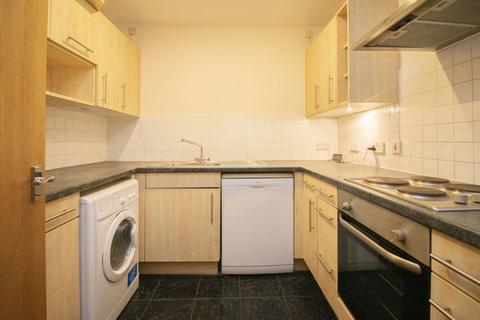 2 bedroom apartment to rent, Adventurers Quay, Cardiff Bay