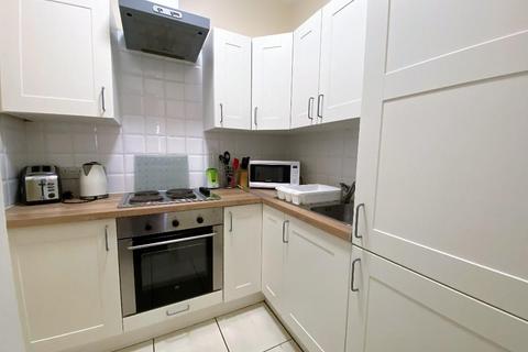 3 bedroom flat to rent, Montpelier Park, Bruntsfield, Edinburgh, EH10
